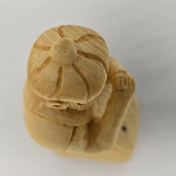 Nativity Shepard Praying Before Baby Jesus Wood Hand Carved By R. Herrenbruck - Picture 8 of 11